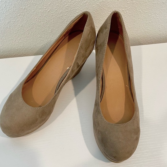 Cute brown heels - Picture 8 of 9